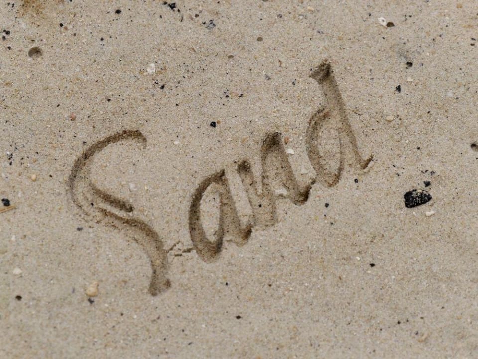 Sogar die Aschenbecher wurde geschmückt Sands Suites Resort & Spa