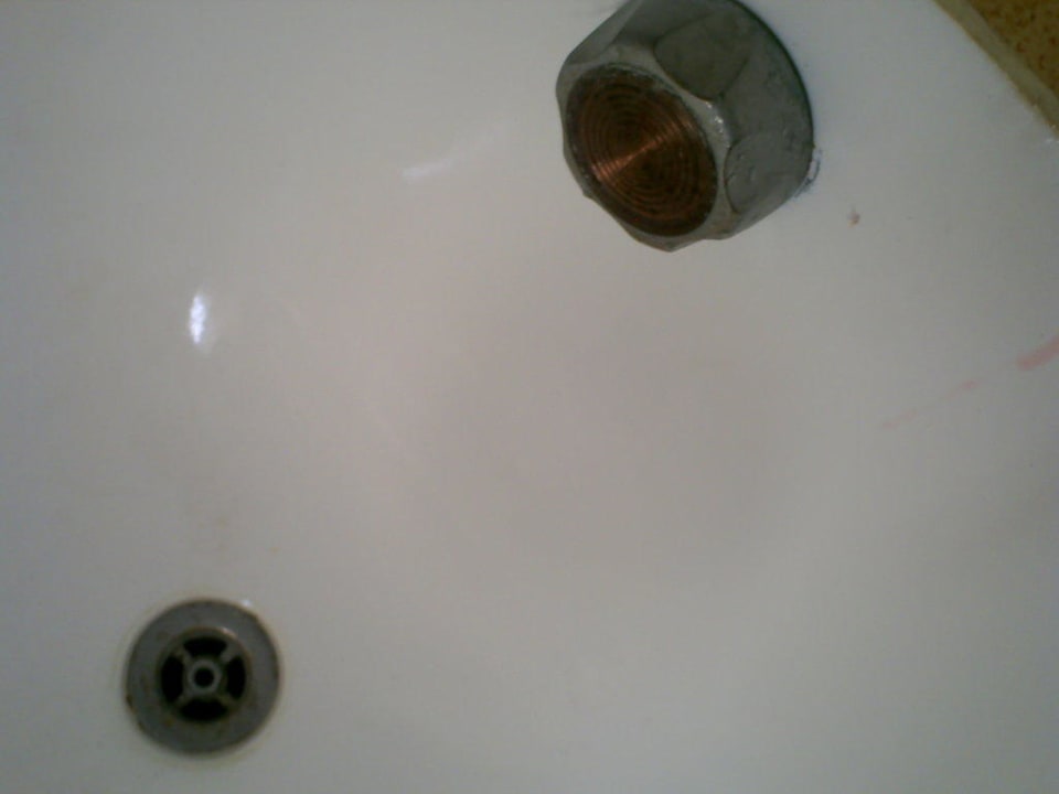 Der alte Abfluss der Badewanne TUI BLUE Oceanis Beach and Spa Resort