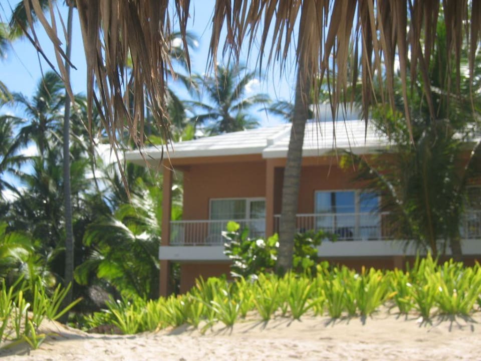 Vom Strand in die Anlage Hotel Grand Palladium Palace Resort, Spa & Casino