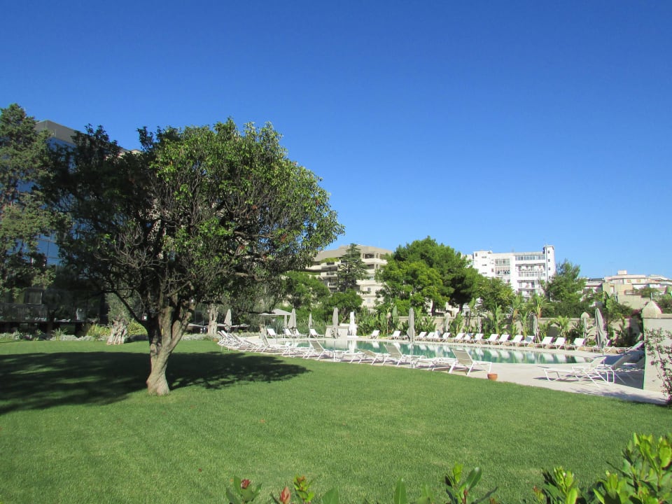 Garten mit Pool Mercure Villa Romanazzi Carducci Bari