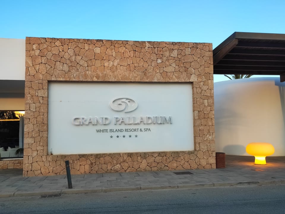 Außenansicht Grand Palladium White Island Resort & Spa