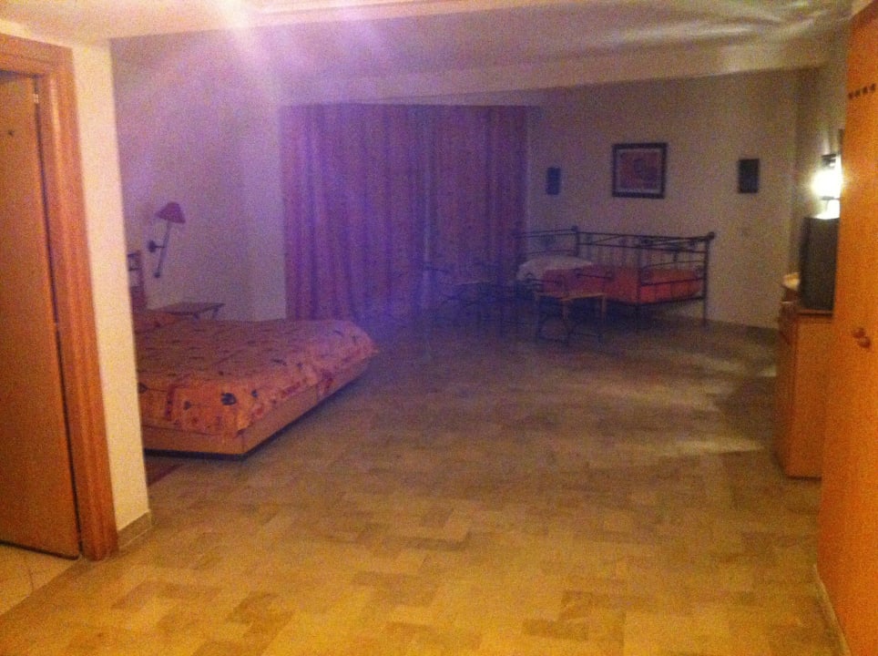 Doppel als Einzel, ein Tanzsaal Hotel Chich Khan