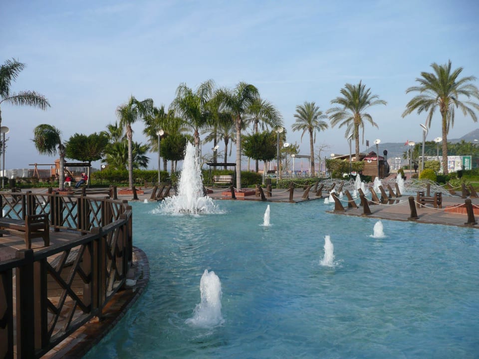 Kleiner Park direkt ggü. vom Hotel Hotel Kahya