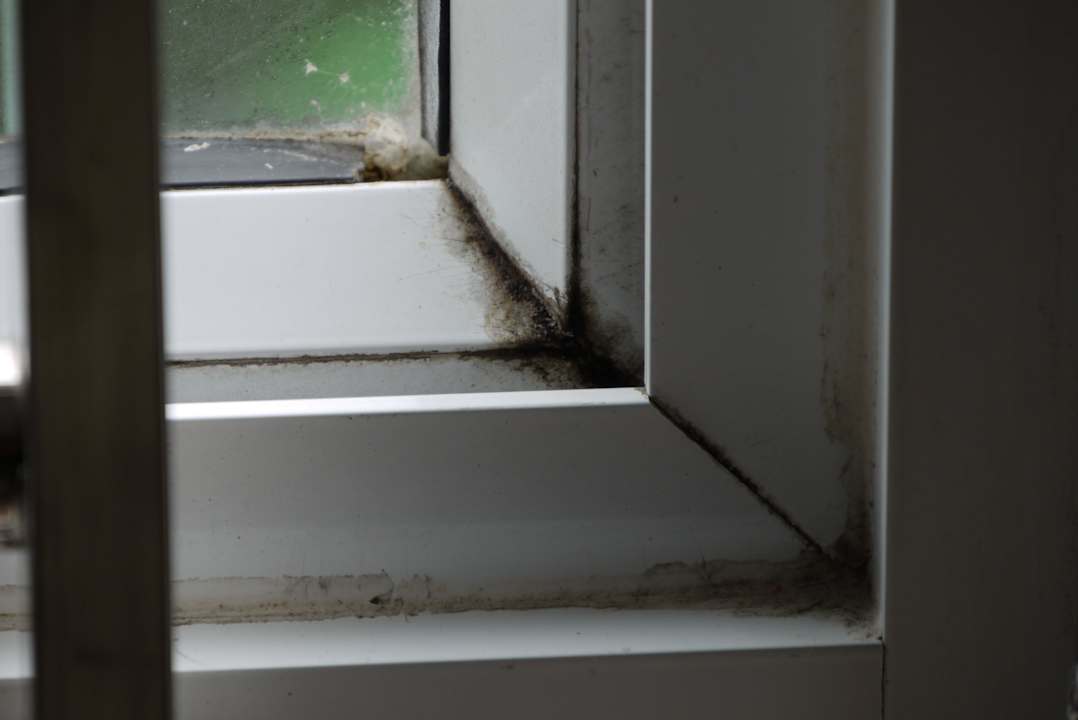 Dirt on window Hotel Thaison Palace