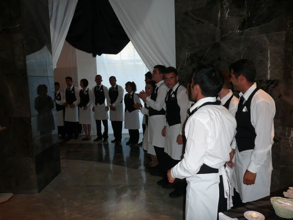 Empfang Schwarz-Weiss-Galabuffet TUI BLUE Side