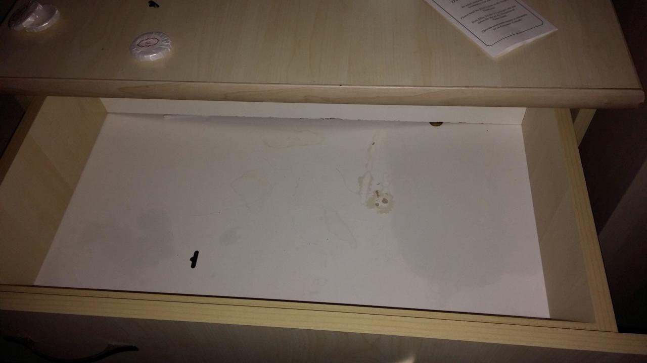 Fernseh tisch Hotel Ideal Beach