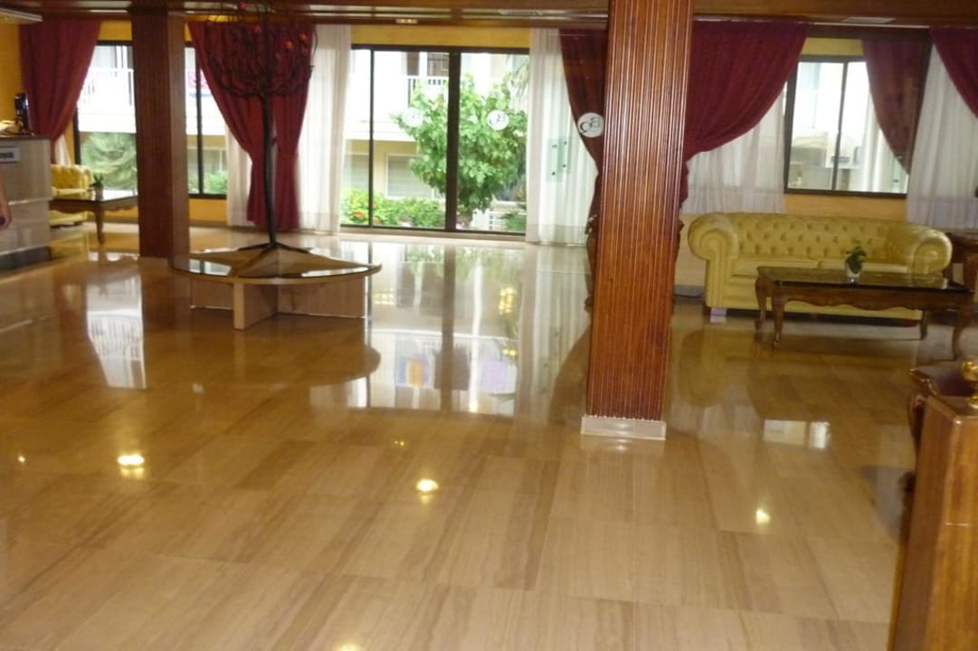 Eingangsbereich BQ Bulevar Paguera - Adults only