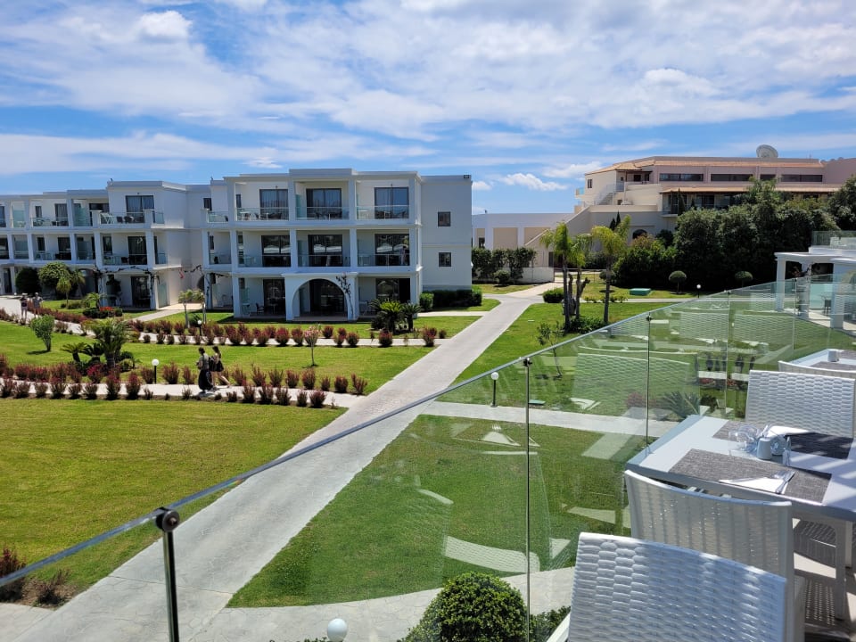 Gartenanlage Asterias Beach Resort