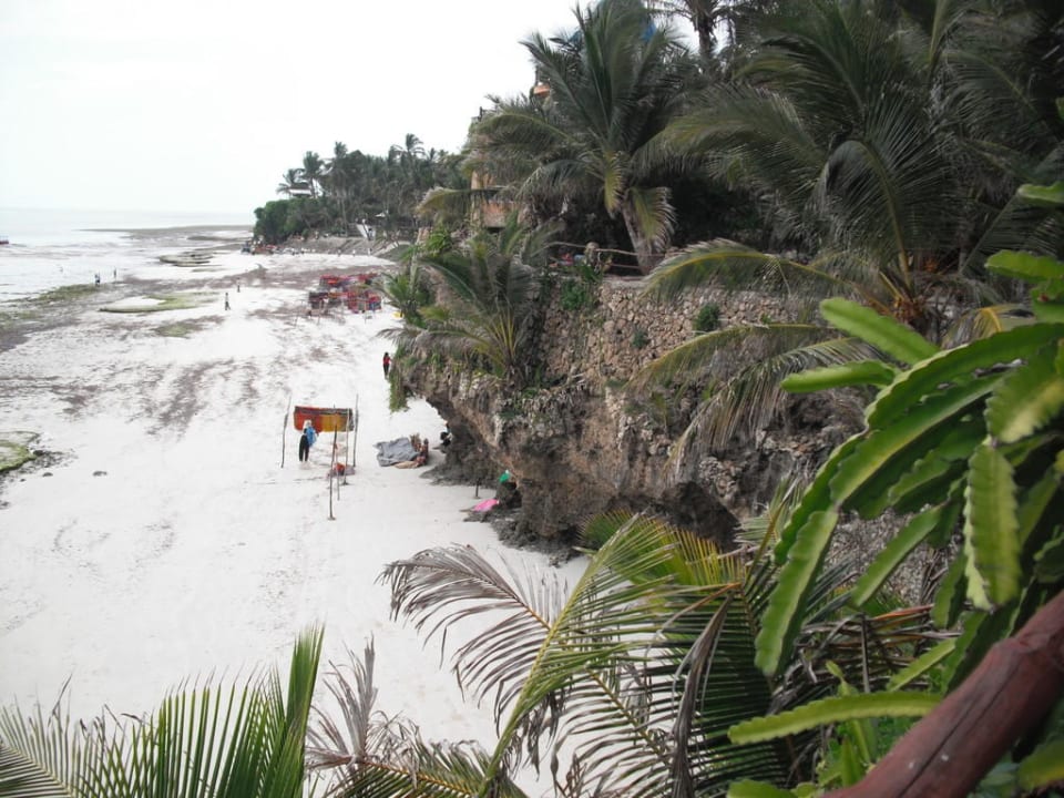 Ebbe Bahari Beach Hotel