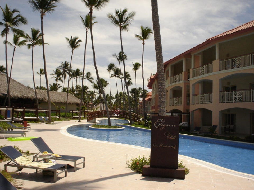 Kleiner Teilausschnitt des Vip Pool Majestic Elegance Punta Cana