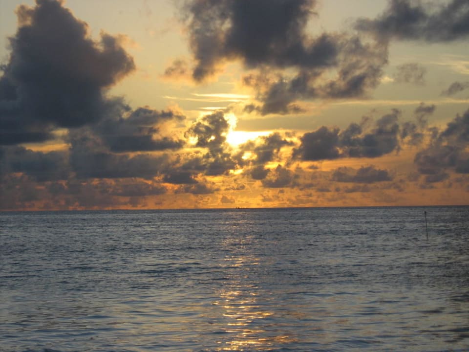 Sonnenuntergang Meeru Maldives Resort Island