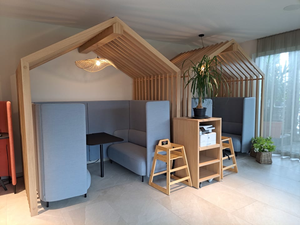 Gastro Ascona Lodge, Pool & Garden Retreat