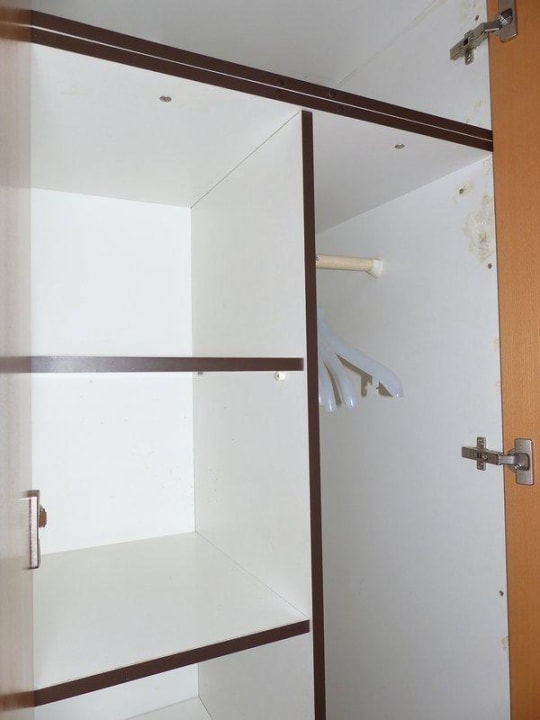 EZ - Kleiderschrank Landgasthof Wirt im Feld