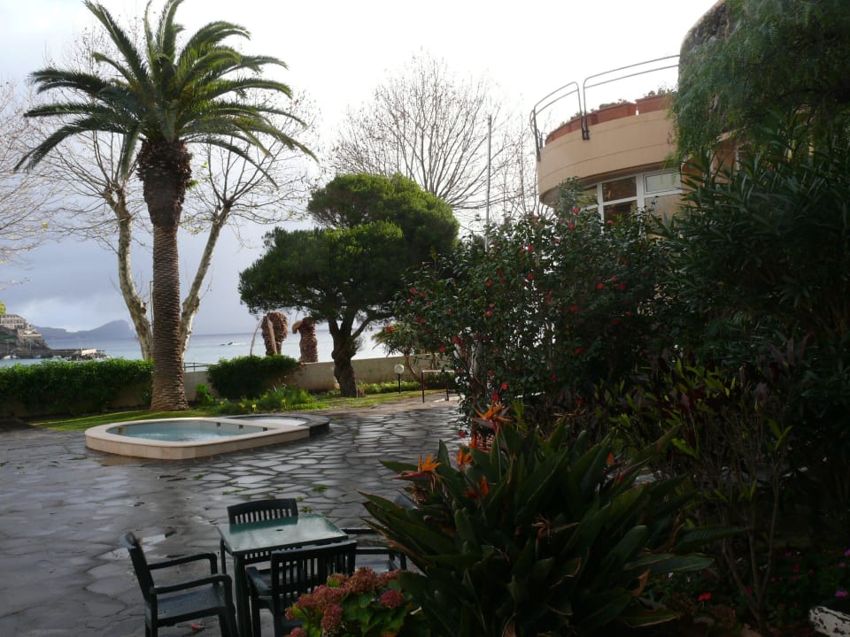 Restauration am Pool Hotel Dom Pedro Madeira