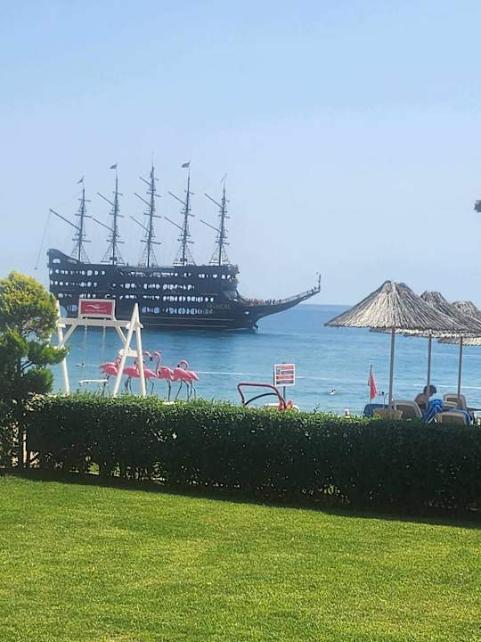 Strand Quattro Beach Spa & Resort