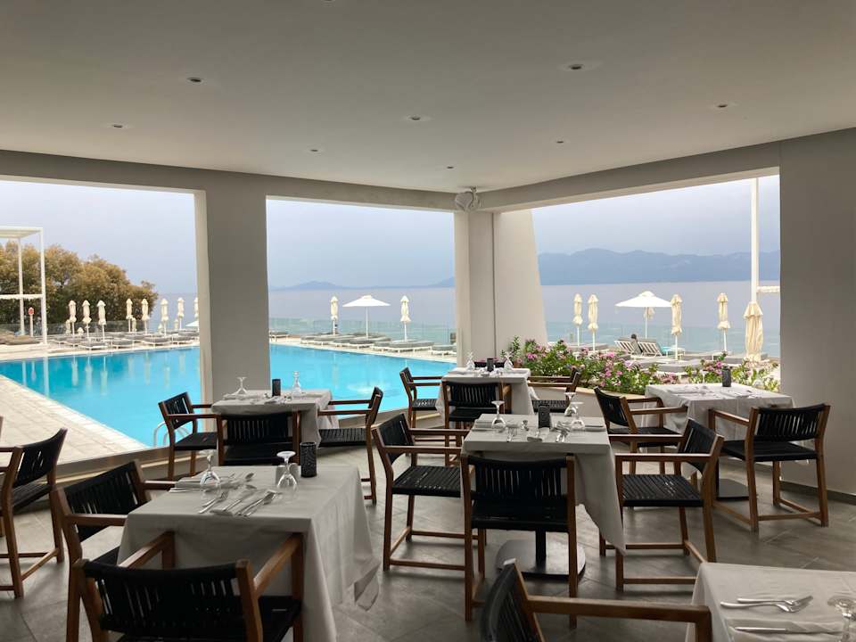 Gastro Dimitra Beach Hotel & Suites