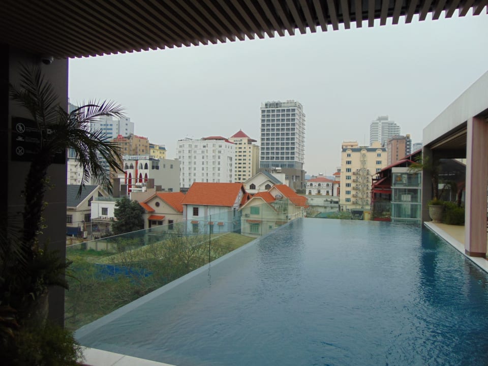 Pool D' Lecia Ha Long Hotel