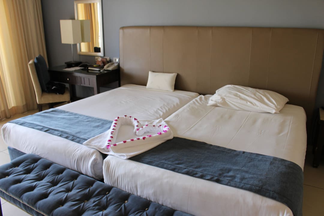 3179. Roomservice war sehr nett  JAZ Aquamarine Resort