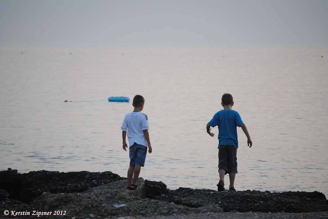Erkundigungen am Strand Can Garden Beach