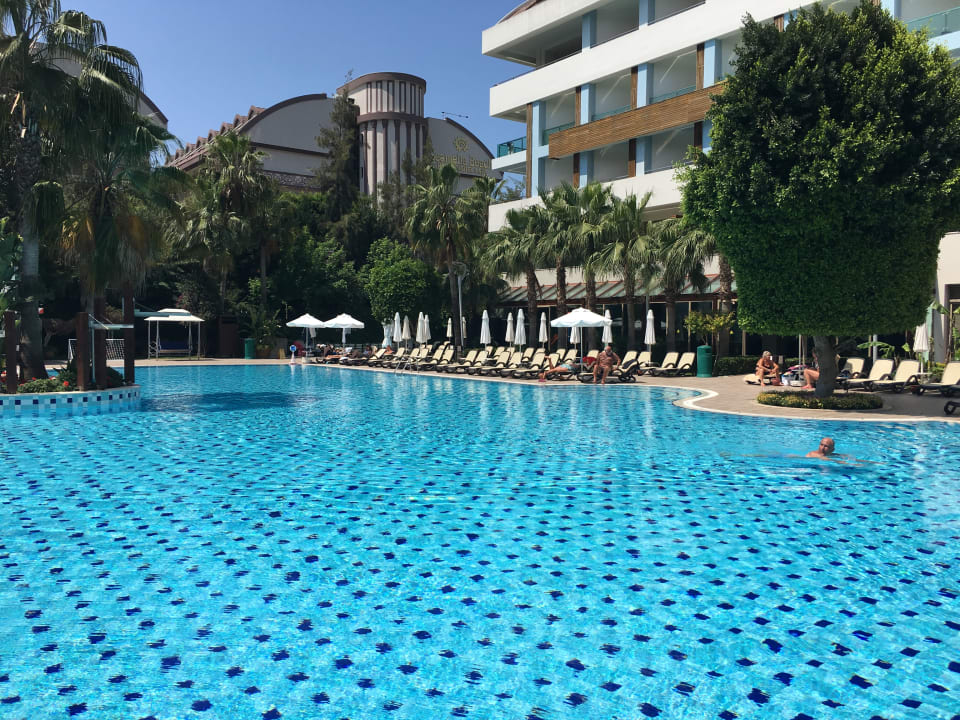 Außenansicht Port Side Resort Hotel