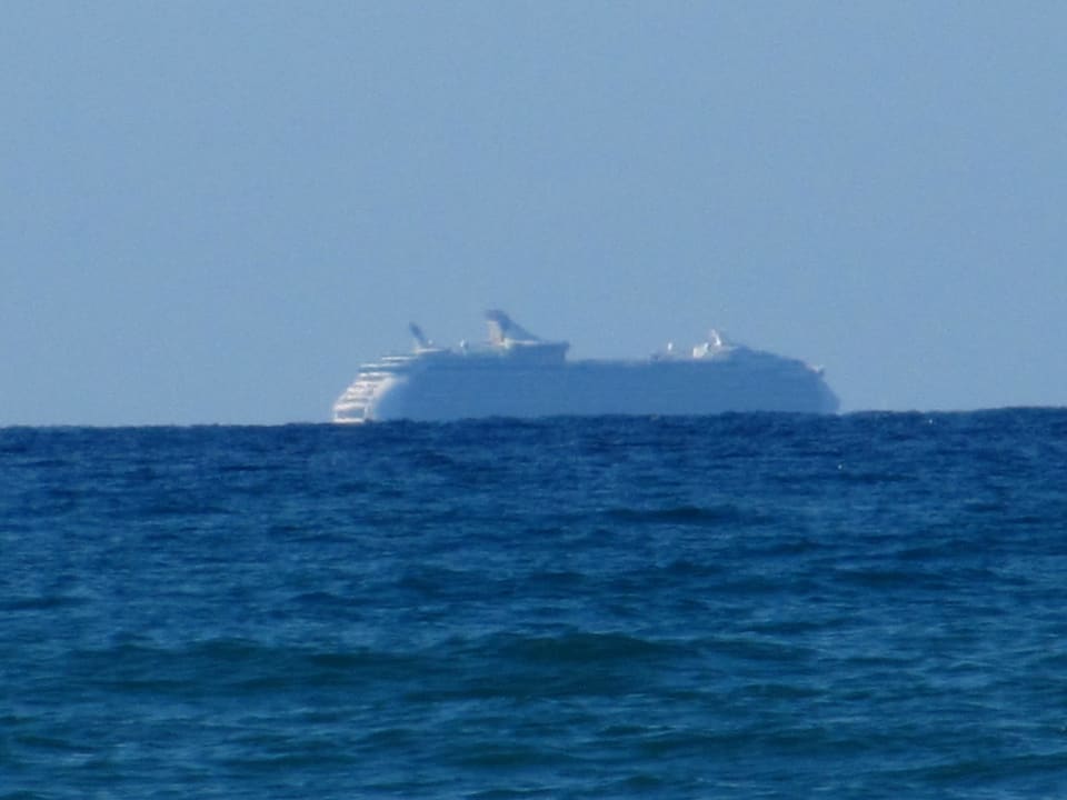 Auf ein Passagierschiff sehr weit entfernt Vantaris Palace