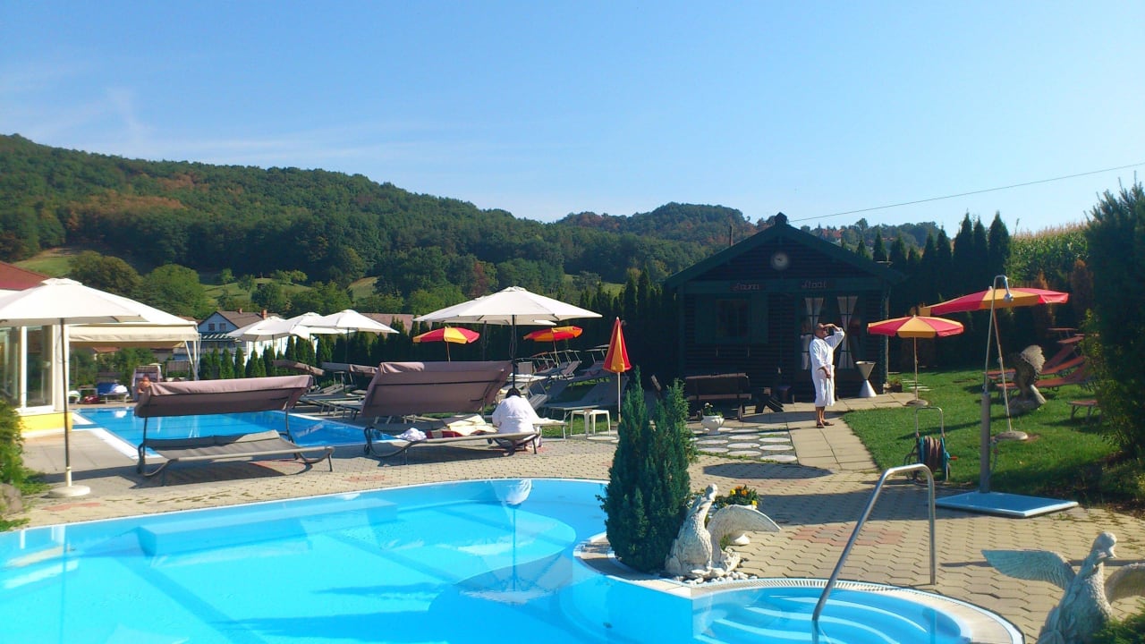 Wellnessanlage aussen Schlössl Hotel Kindl