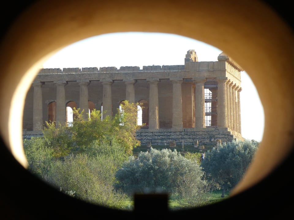 Tempel aus dem Bad Villa Athena Resort