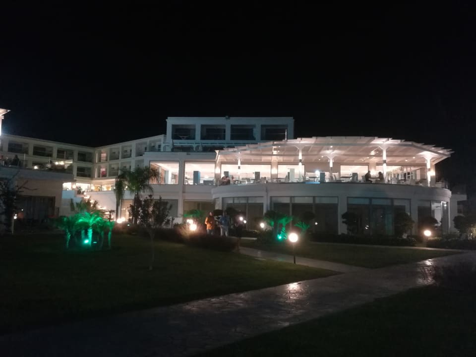 Außenansicht Asterias Beach Resort