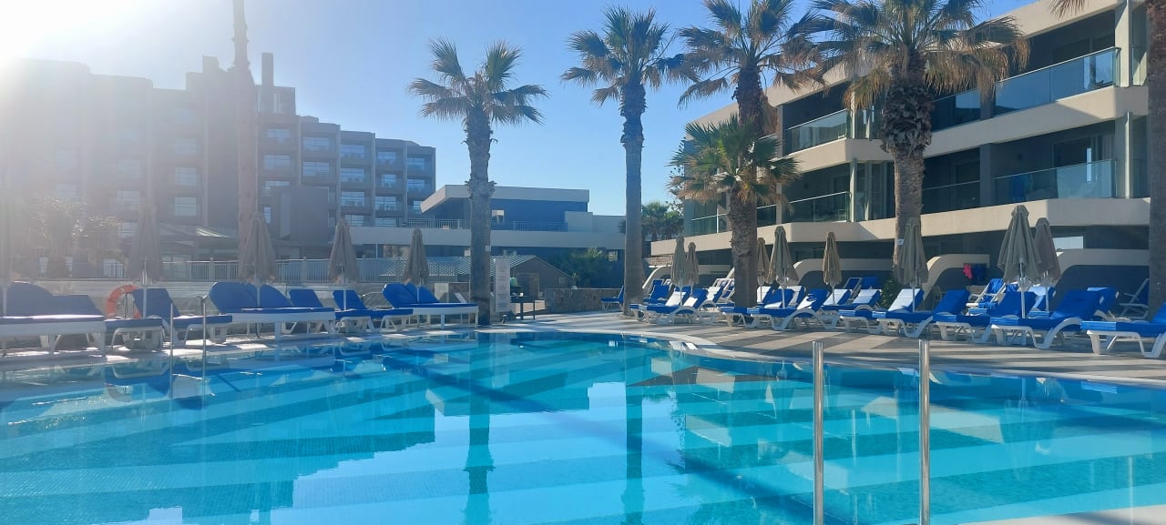 Pool Arina Beach Resort