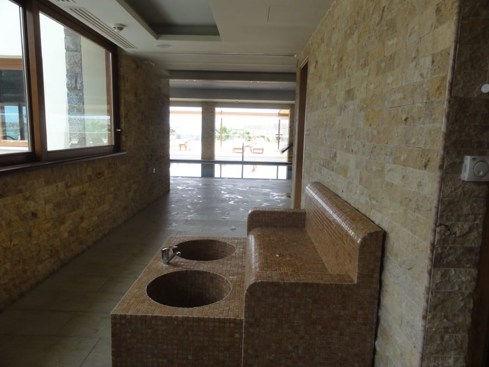 Fussbad im Spa Bereich, Dampfbad gut Sauna auch Ikaros Beach Luxury Resort & Spa - Adults Only