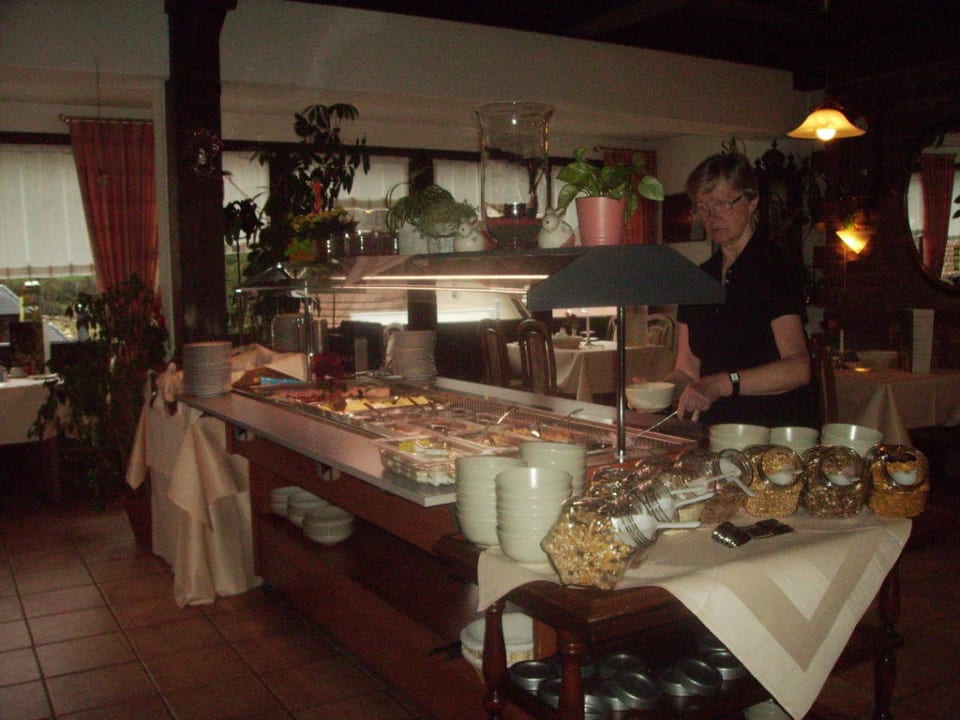 Frühstück vom Buffet Hotel Die kleine Blume