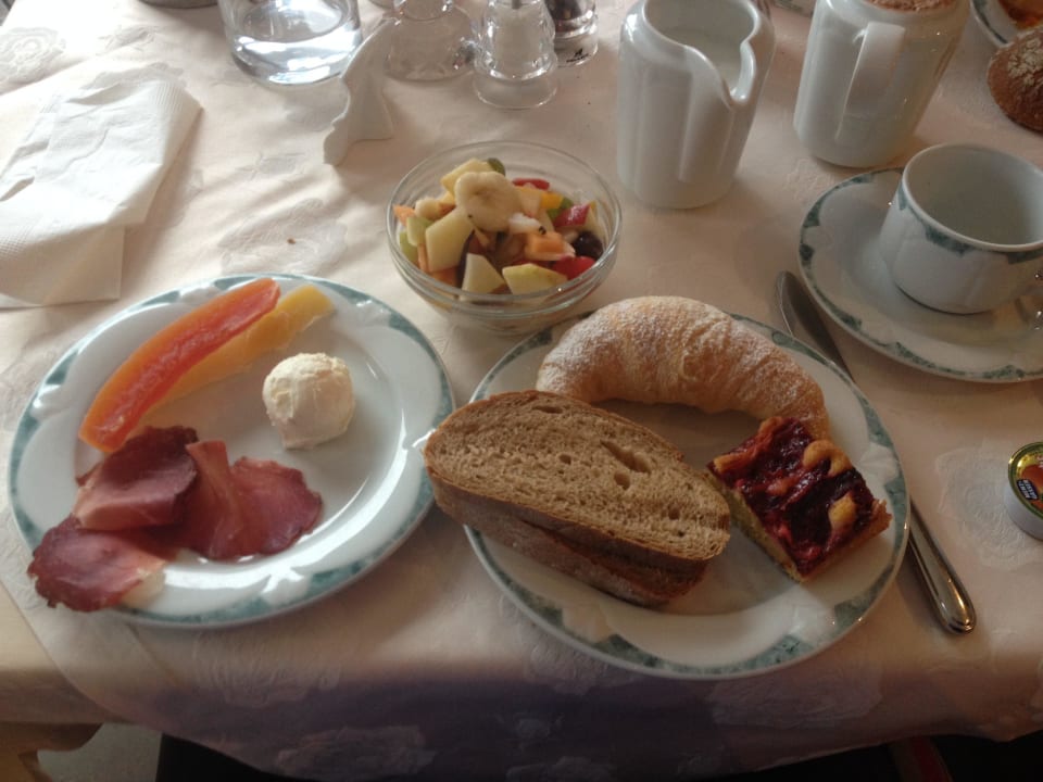 Reichhaltiges Frühstück Panoramahotel Himmelreich