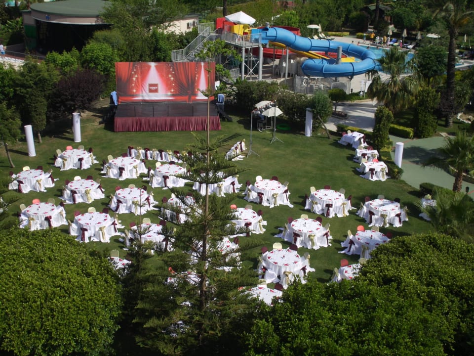 Eingedeckte Tische für das Galadinner Trendy Aspendos Beach Hotel