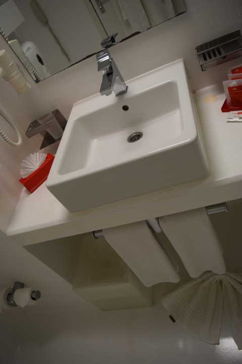 Badezimmer Waschtisch Hotel SU & Aqualand