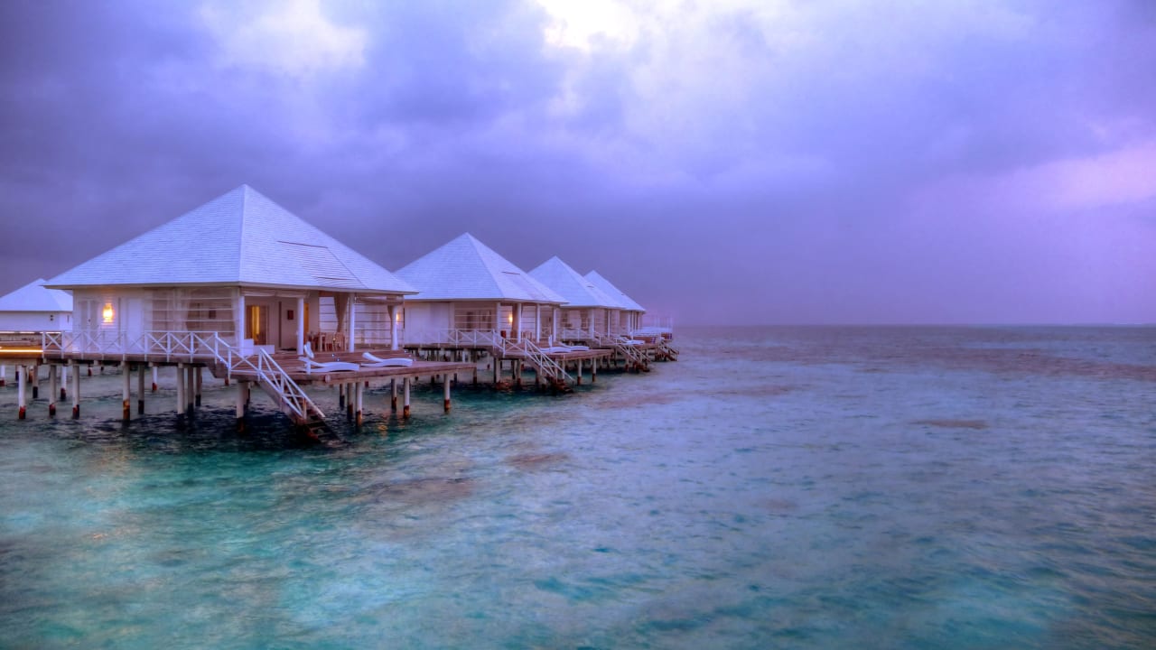 Wasservillen bei Sonnenuntergang Diamonds Thudufushi