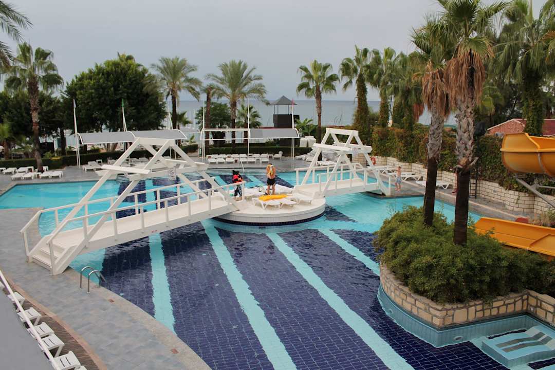 Pool Sealife Buket Resort & Beach