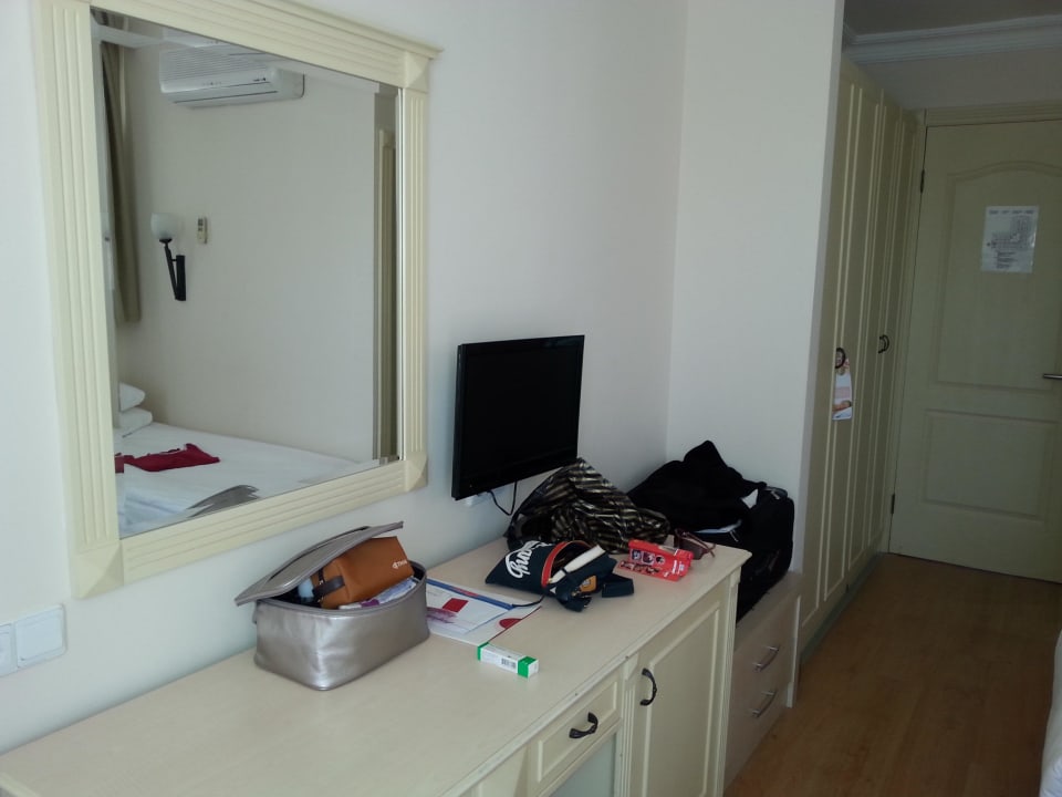 Viel Ablagefläche Grand Seker Hotel
