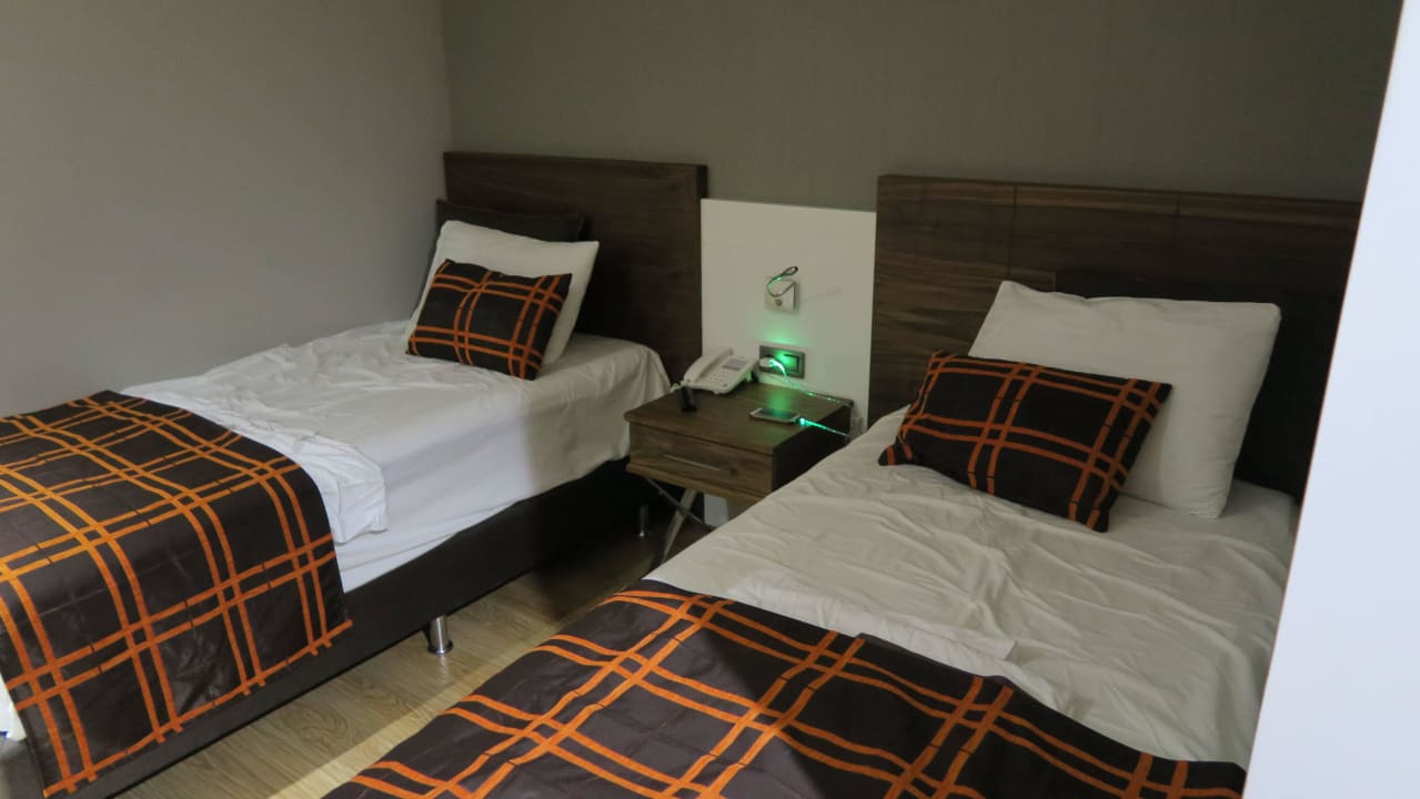 2. Zimmer Kinder bei Familienzimmer mit Schiebetür Side Sunport Hotel & Spa