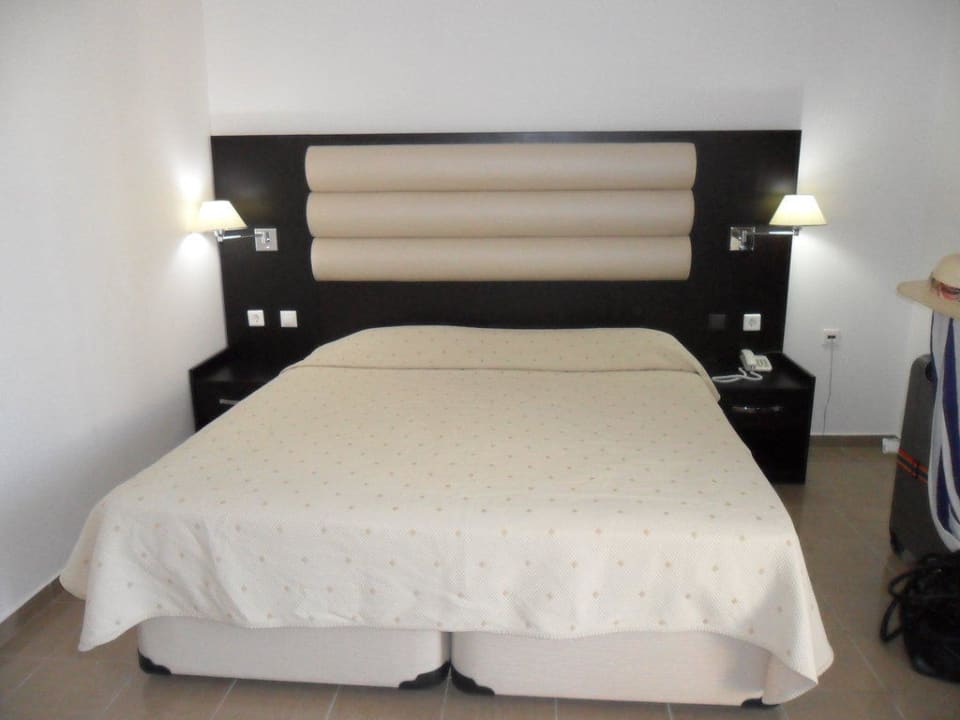 Modernes Bett Hotel Zorbas Beach