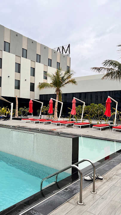 Pool Maani Muscat Hotel & Suites