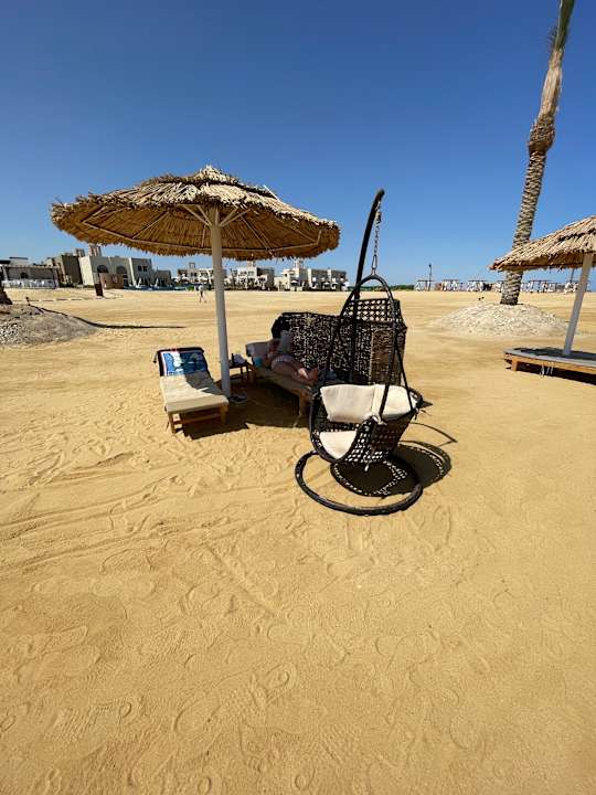 Strand True Beach Resort