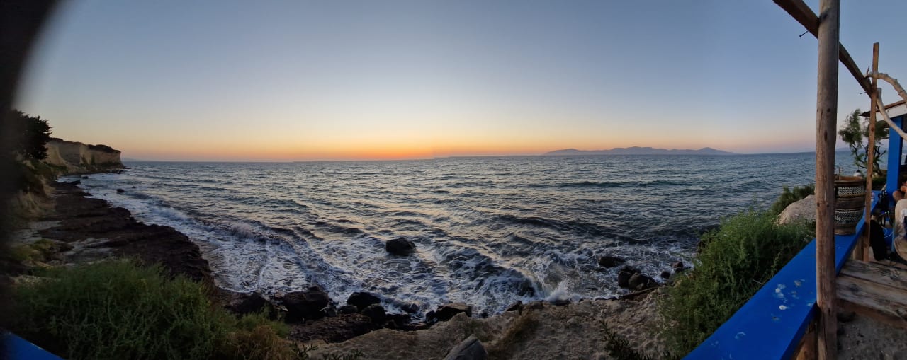 Strand Hotel Kouros Palace