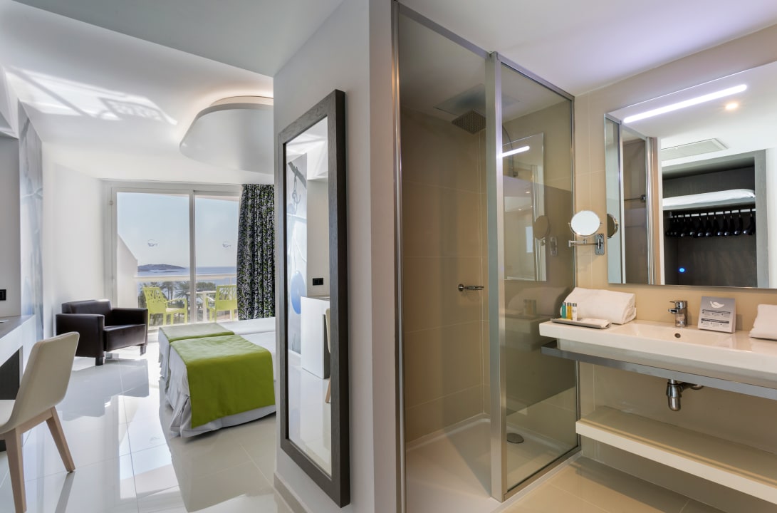 Zimmer The Ibiza Twiins