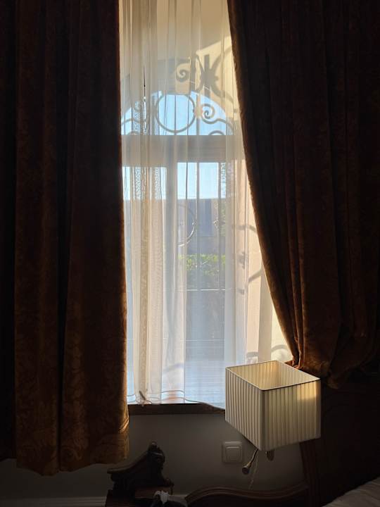 Zimmer Schloss Lieser, Autograph Collection