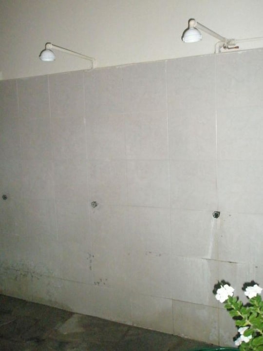 Die Duschen am Pool! Olympos Beach Hotel