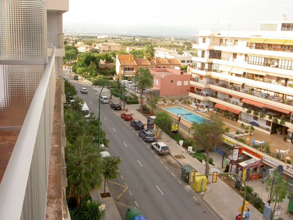 Staßenseite Hotel Metropolitan Playa