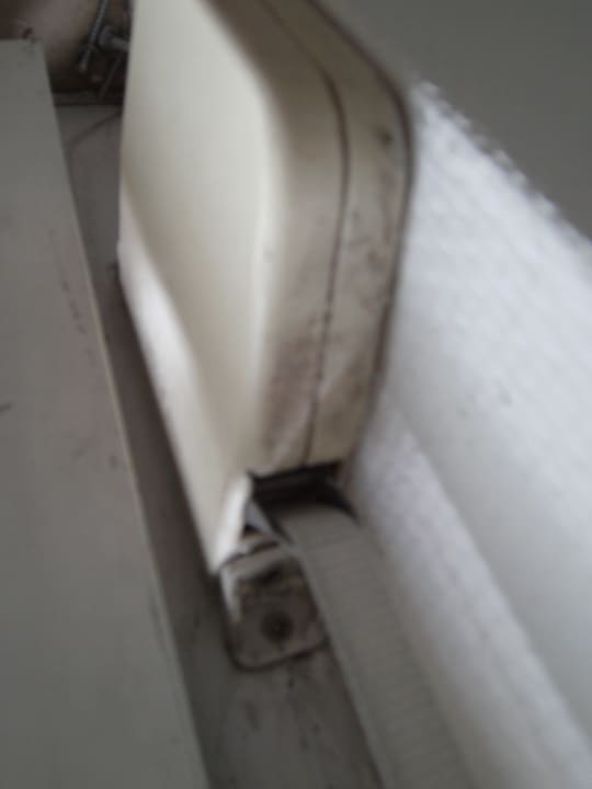 Verschmutzter Rolladengurt Tryp by Wyndham Bremen Airport