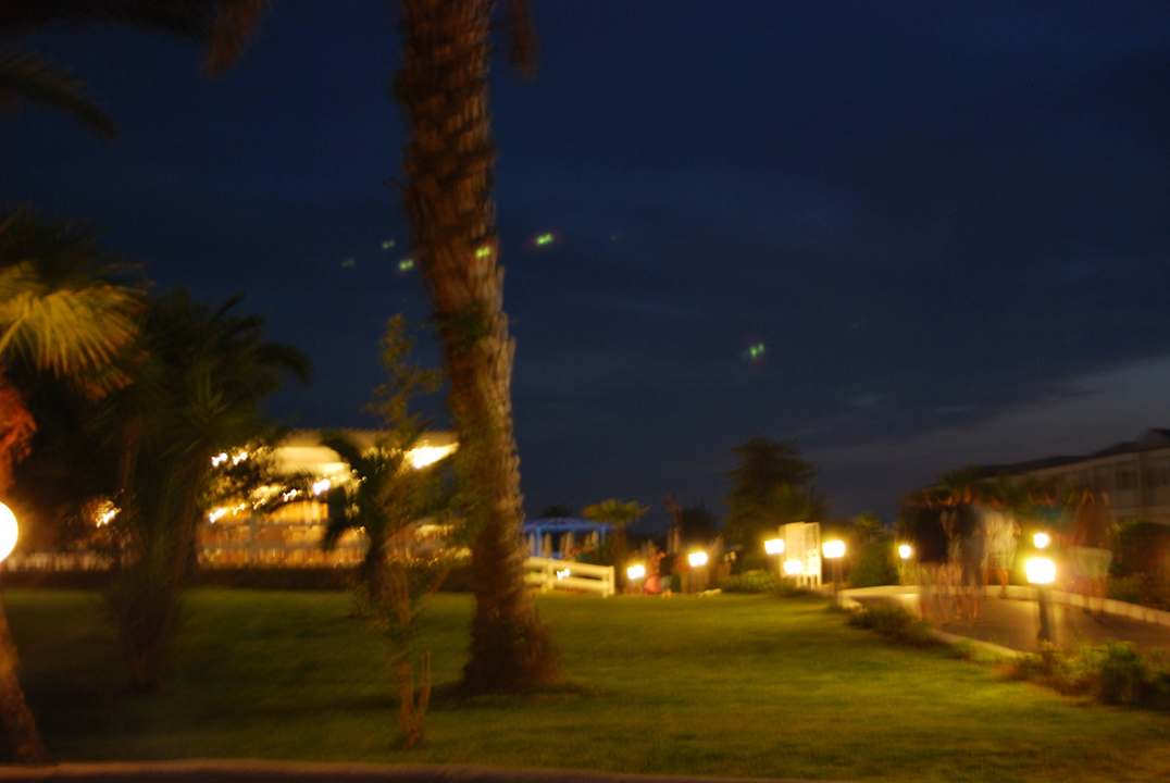 Teren hotelu Sandy Beach Resort