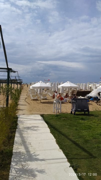 Strand Side Story Resort & Spa