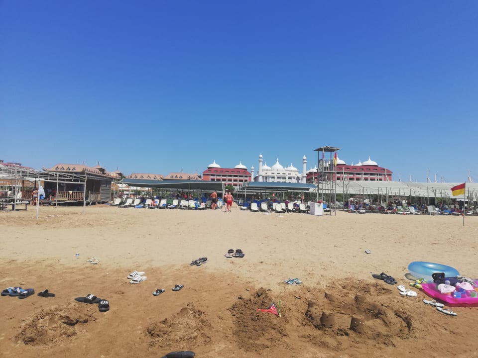 Strand Well Palace Side